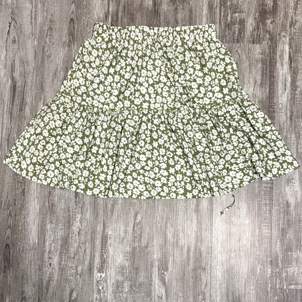 Elegant Floral A-Line Skirt in Green